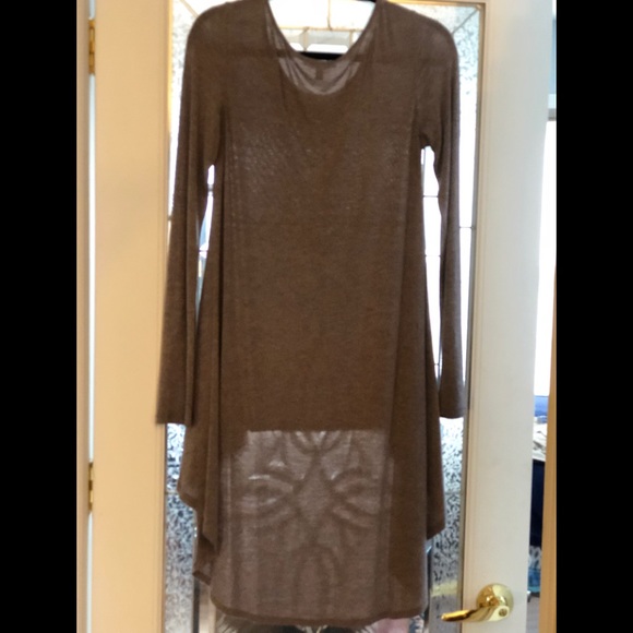 High low tee - Picture 2 of 2